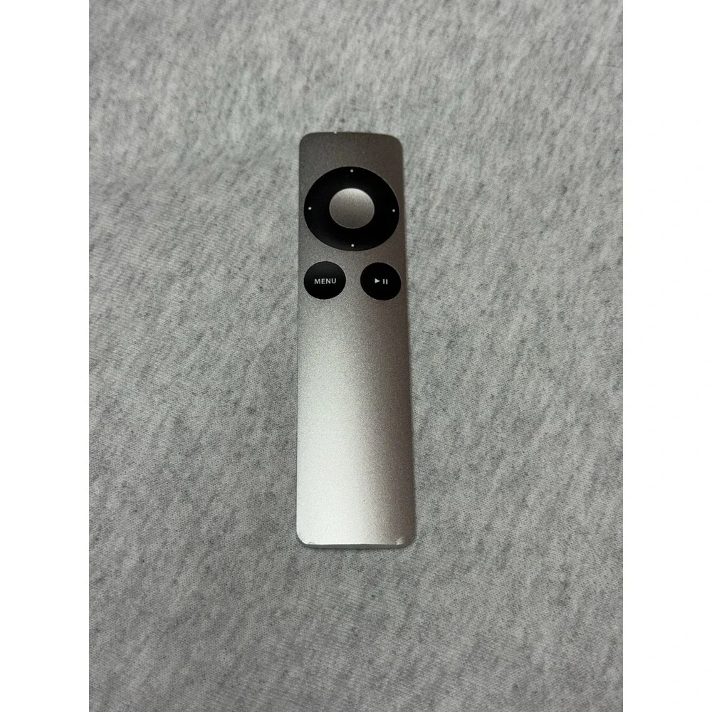Apple TV (3rd Generation) Streaming Device‎ Bundle A1469 Excellent Condition